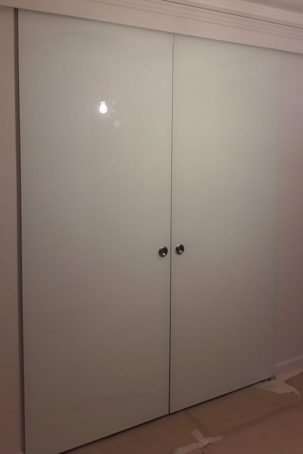 Стеклянная раздвижная дверь Лофт - Изготовление зеркал и изделий из .