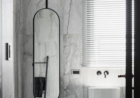 Зеркало для ванной в форме суперэлипса