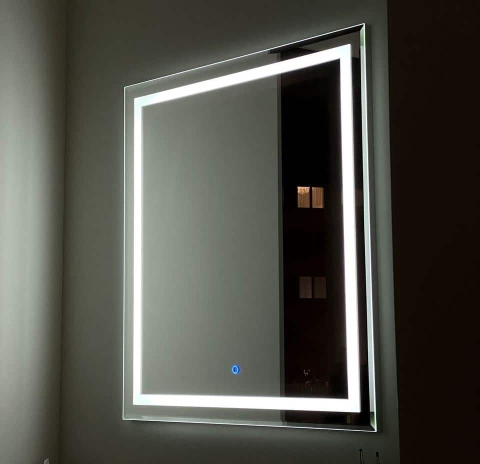 Зеркало с подсветкой с сенсорным выключателем