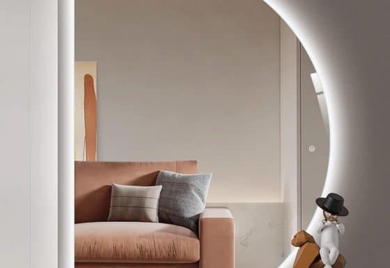 Полукруглое зеркало с контурной подсветкой